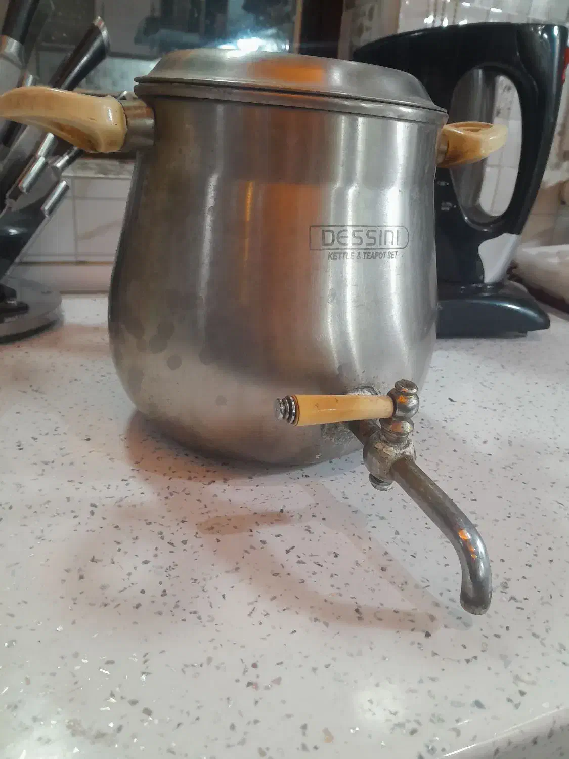 کتری|قوری، کتری، قهوه‌ساز دستی|سنگر, |دیوار