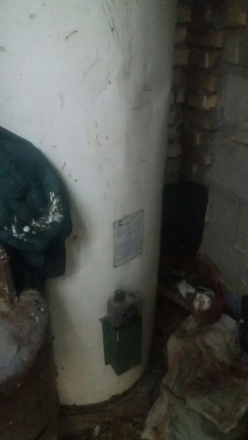 اب گرم کن گازی تمیز بزرگ|آبگرمکن، پکیج، شوفاژ|شوش, |دیوار