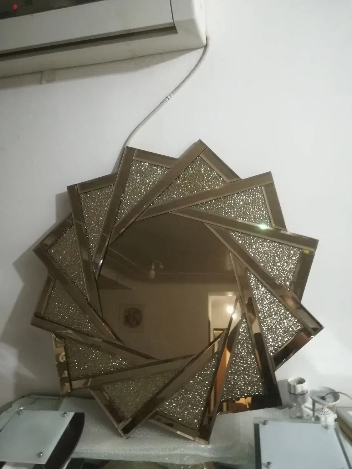 میزکنسول آیینه مغازه جمع کردم فروش داخل خانه هست|بوفه، ویترین، کنسول|بندرعباس, |دیوار