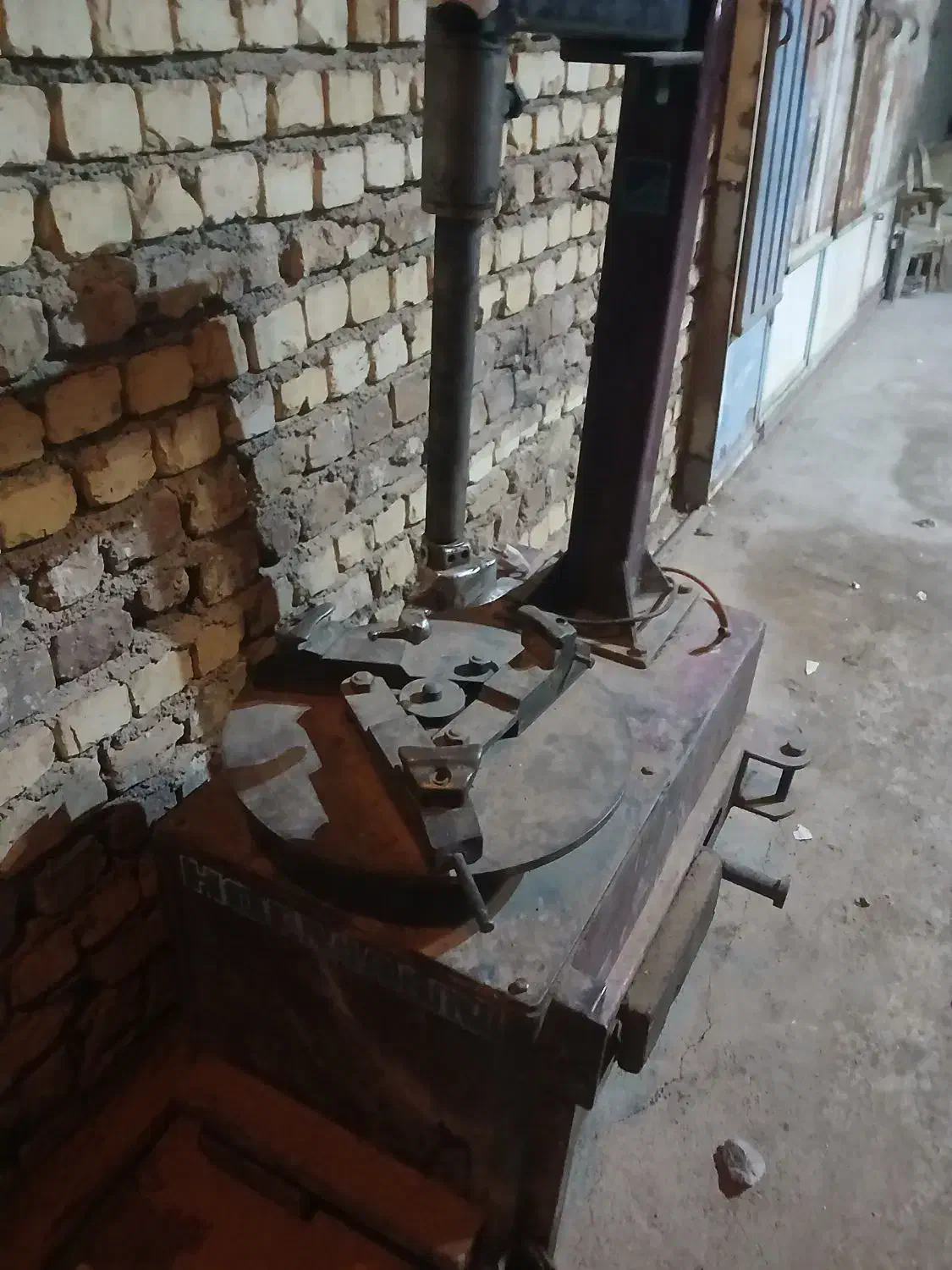 دستگاه لاستیک درار|ابزارآلات|آران و بیدگل, |دیوار