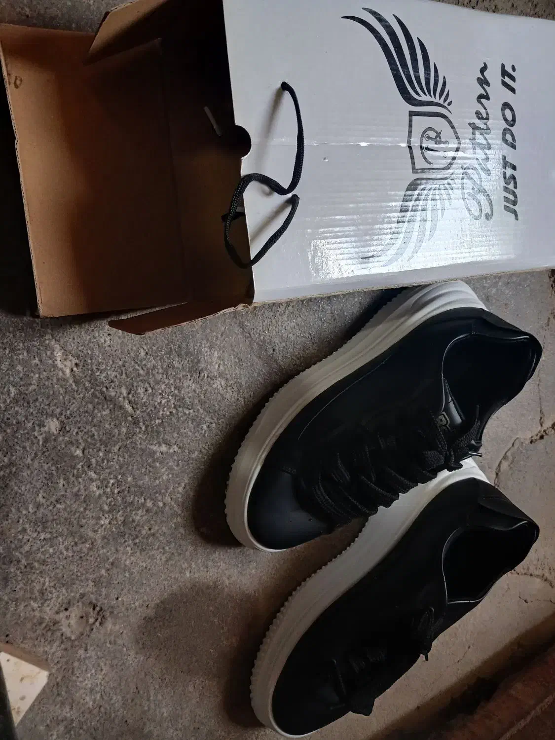 کفش|کیف، کفش، کمربند|شاهرود, |دیوار