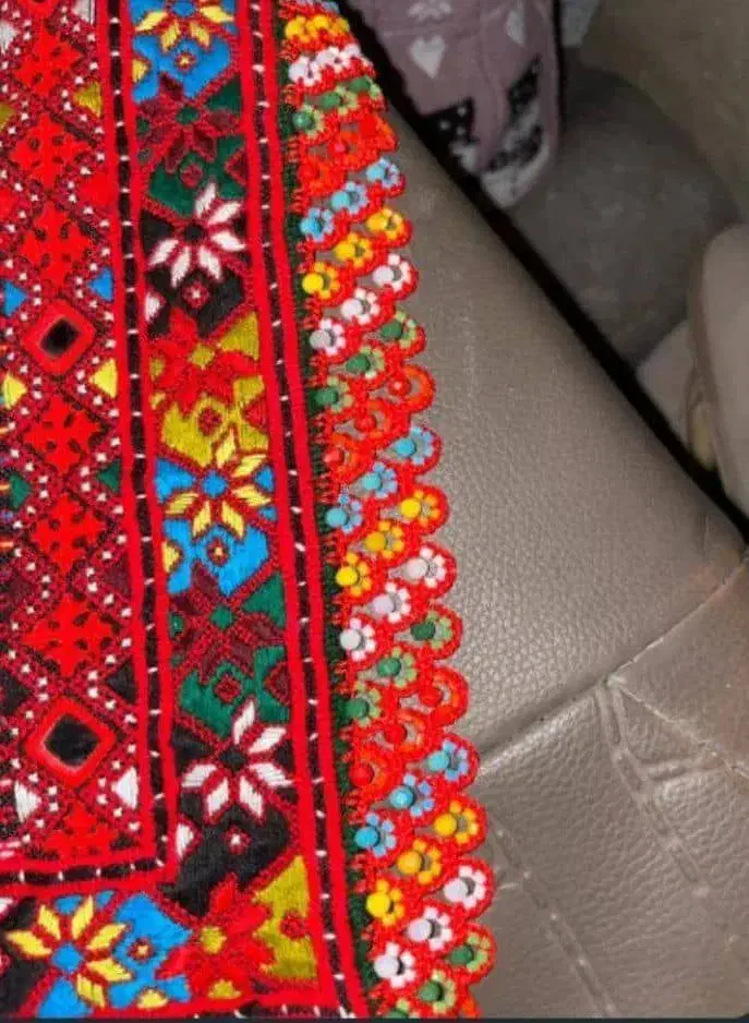 دوچگر کوریشی|لباس|خاش, |دیوار