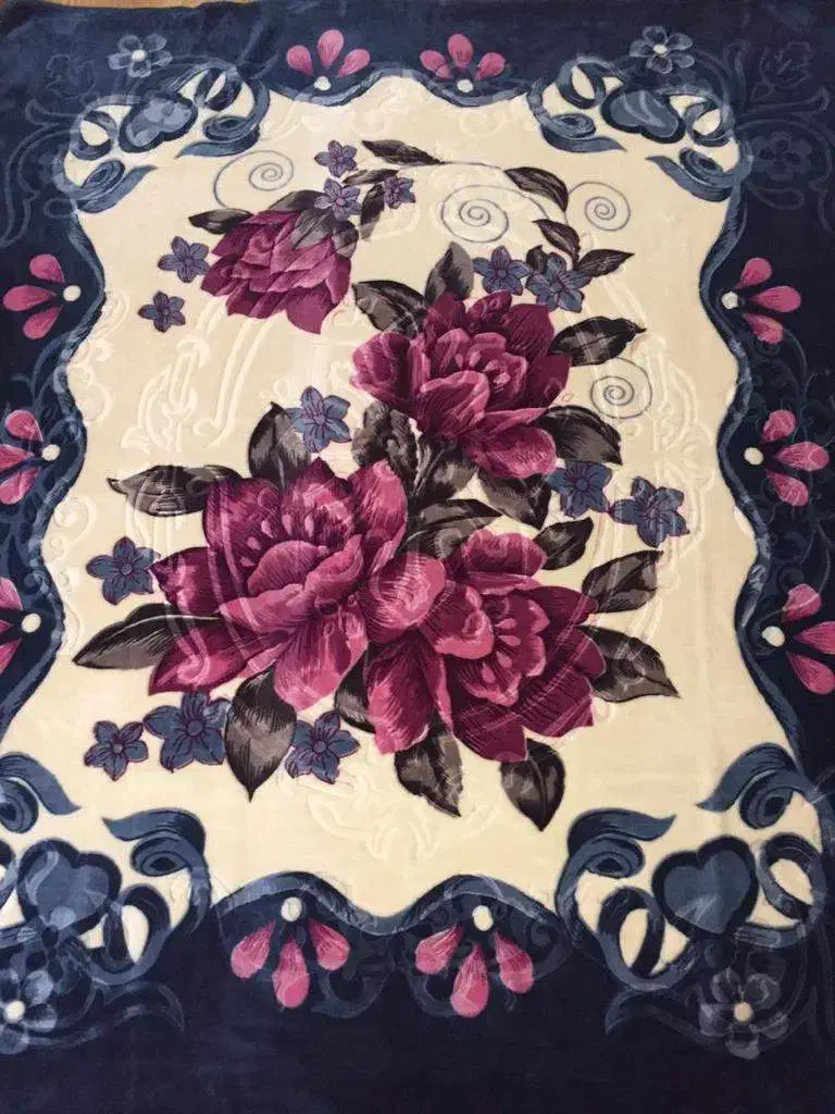 پتو ضخیم با ایراد مهندسی مدل گلبافتی|رختخواب، بالش، پتو|بومهن, |دیوار