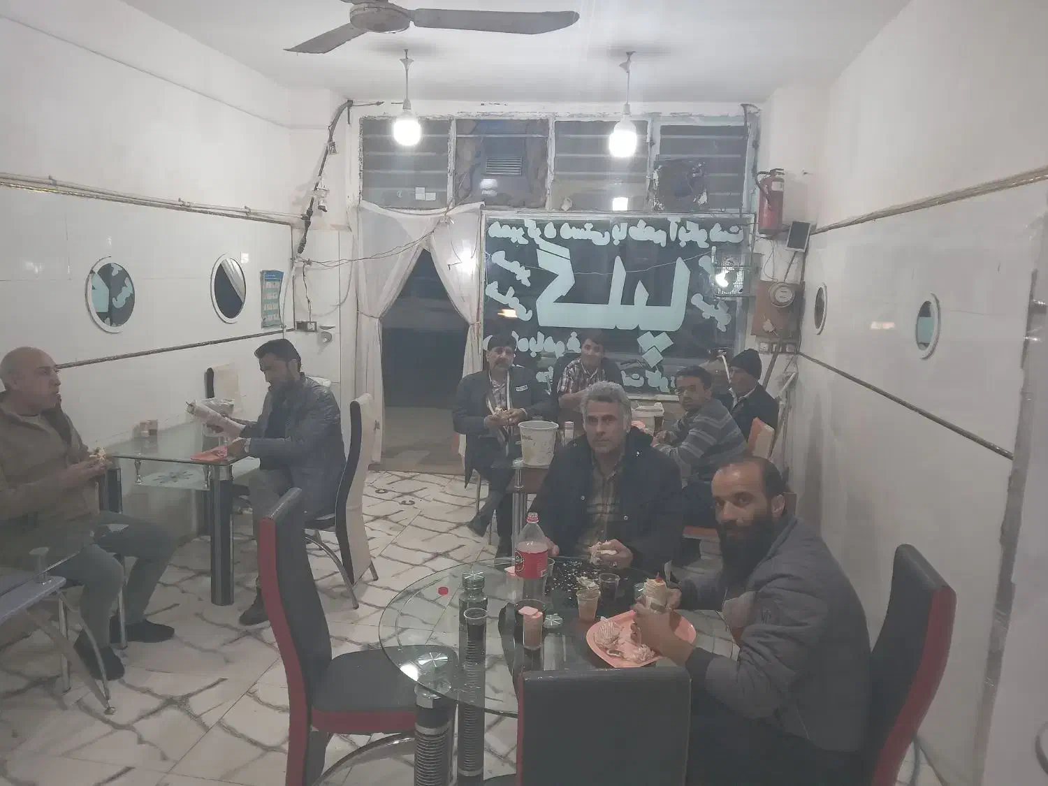 سوپراغذیه‌به اجاره‌داده‌میشه|اجارهٔ مغازه و غرفه|زابل, |دیوار