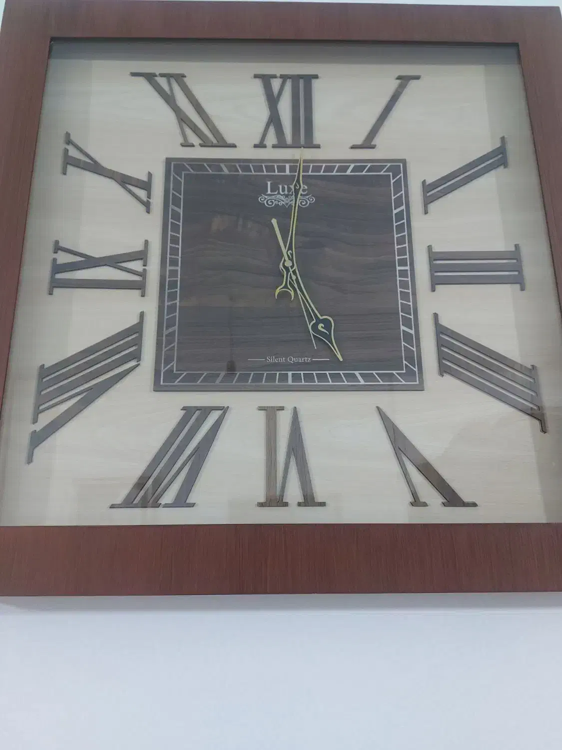 ساعت نو با کارتن مناسب جهیزیه|ساعت دیواری و تزئینی|مشهد, نوید|دیوار