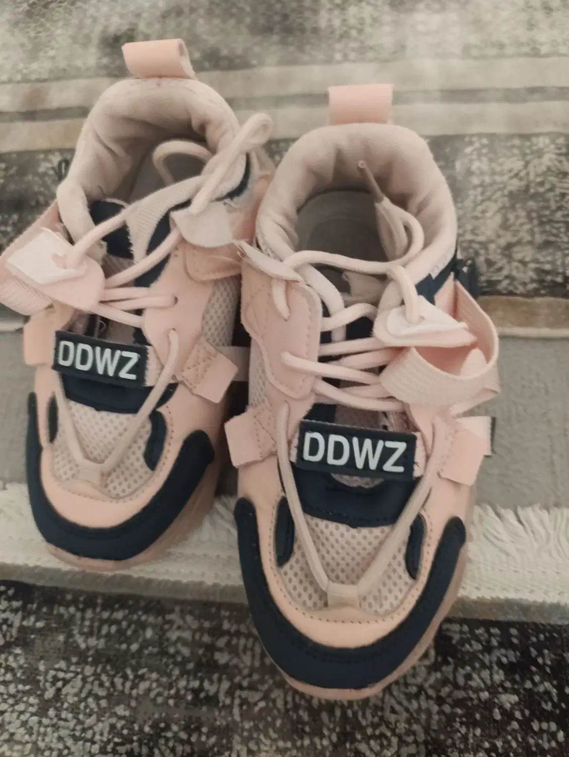 دو کتونی کودک نو|کفش و لباس بچه|اراک, |دیوار