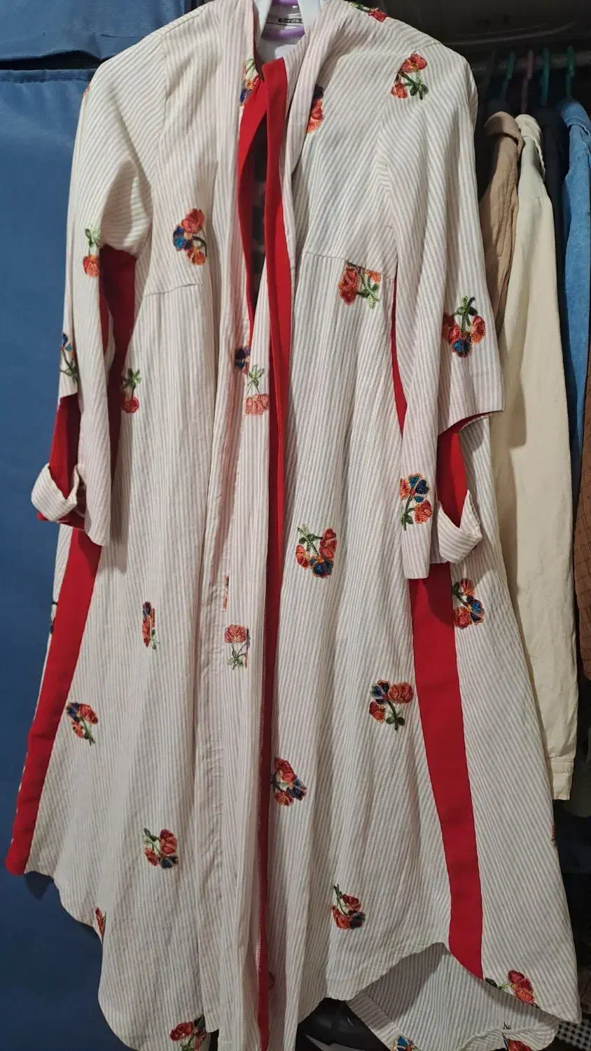 تعدادی مانتو ۵۰و۱۰۰و۳۵۰|لباس|دماوند, دماوند|دیوار