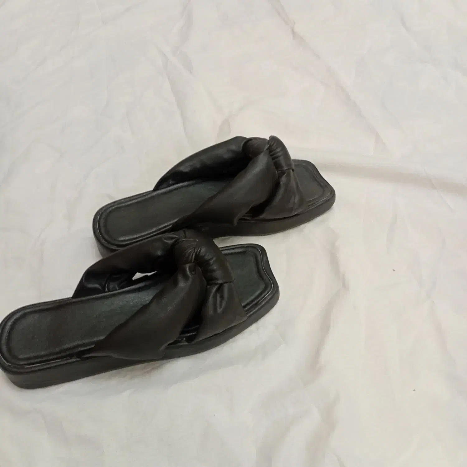 کفش مجلسی و صندل|کیف، کفش، کمربند|صدرا-فارس, فاز ۱|دیوار