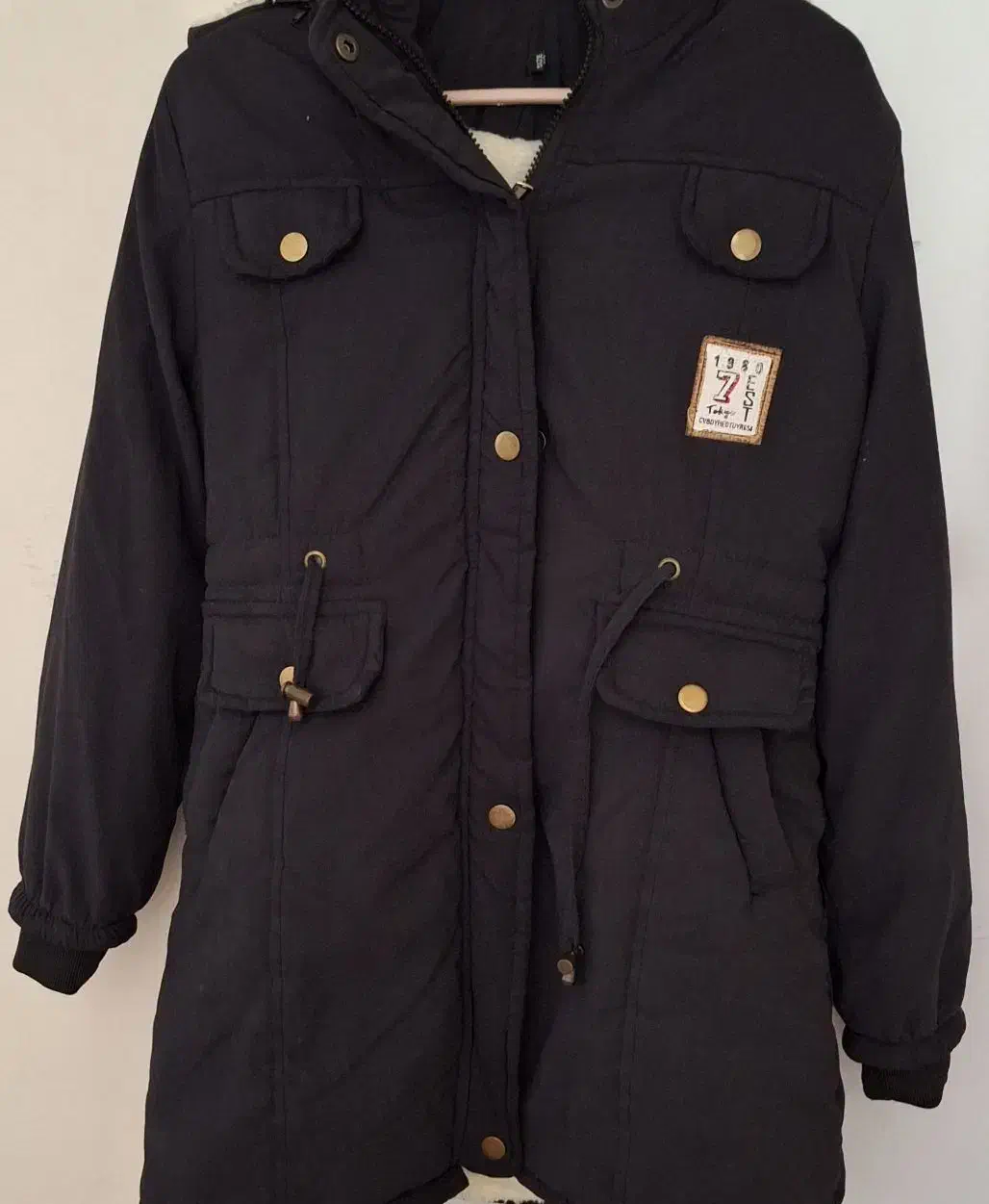 کاپشن|لباس|ایذه, |دیوار