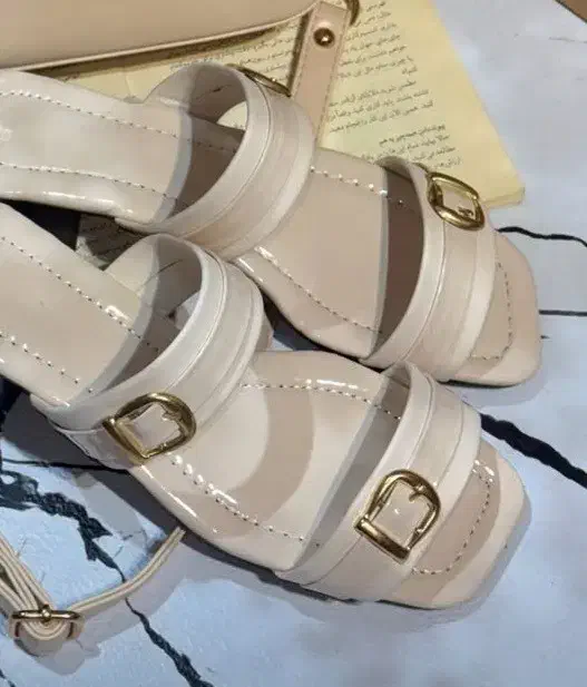 صندل زنانه|کیف، کفش، کمربند|شیراز, آزادی|دیوار