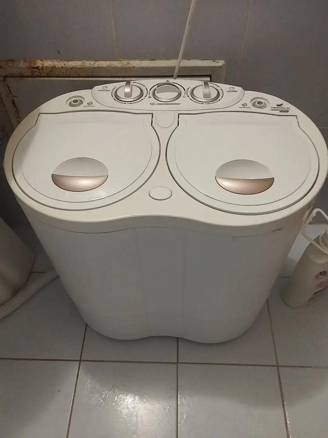 مینی واش فریدولین|ماشین لباسشویی و خشک‌کن لباس|صدرا-فارس, فاز ۱|دیوار