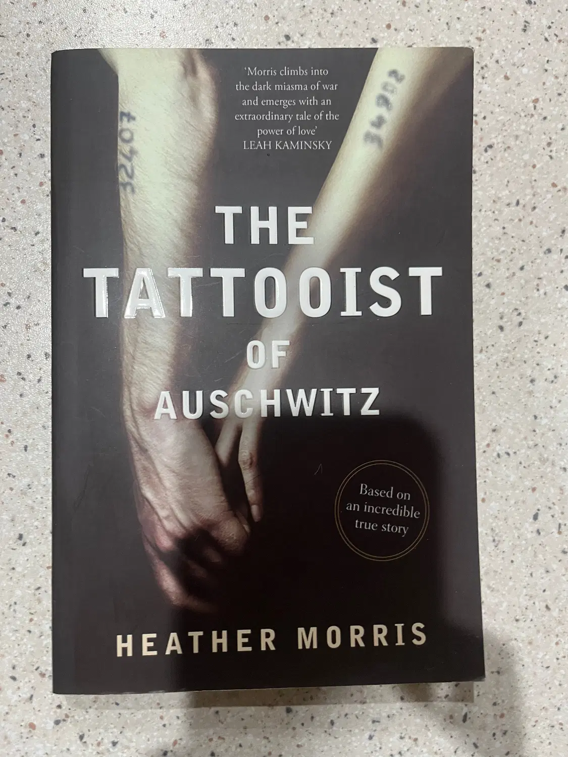 کتاب the tattooist of auschwitz ( خالکوبی اشویتز )|کتاب و مجله آموزشی|تهران, سهروردی|دیوار