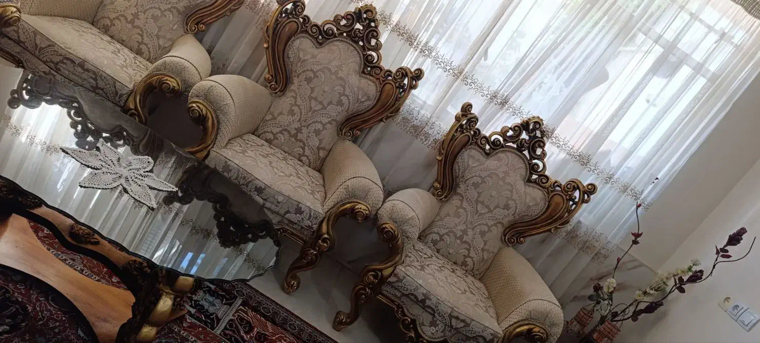 مبلمان سلطنتی در حد نو|مبلمان خانگی و میز عسلی|بروجرد, |دیوار