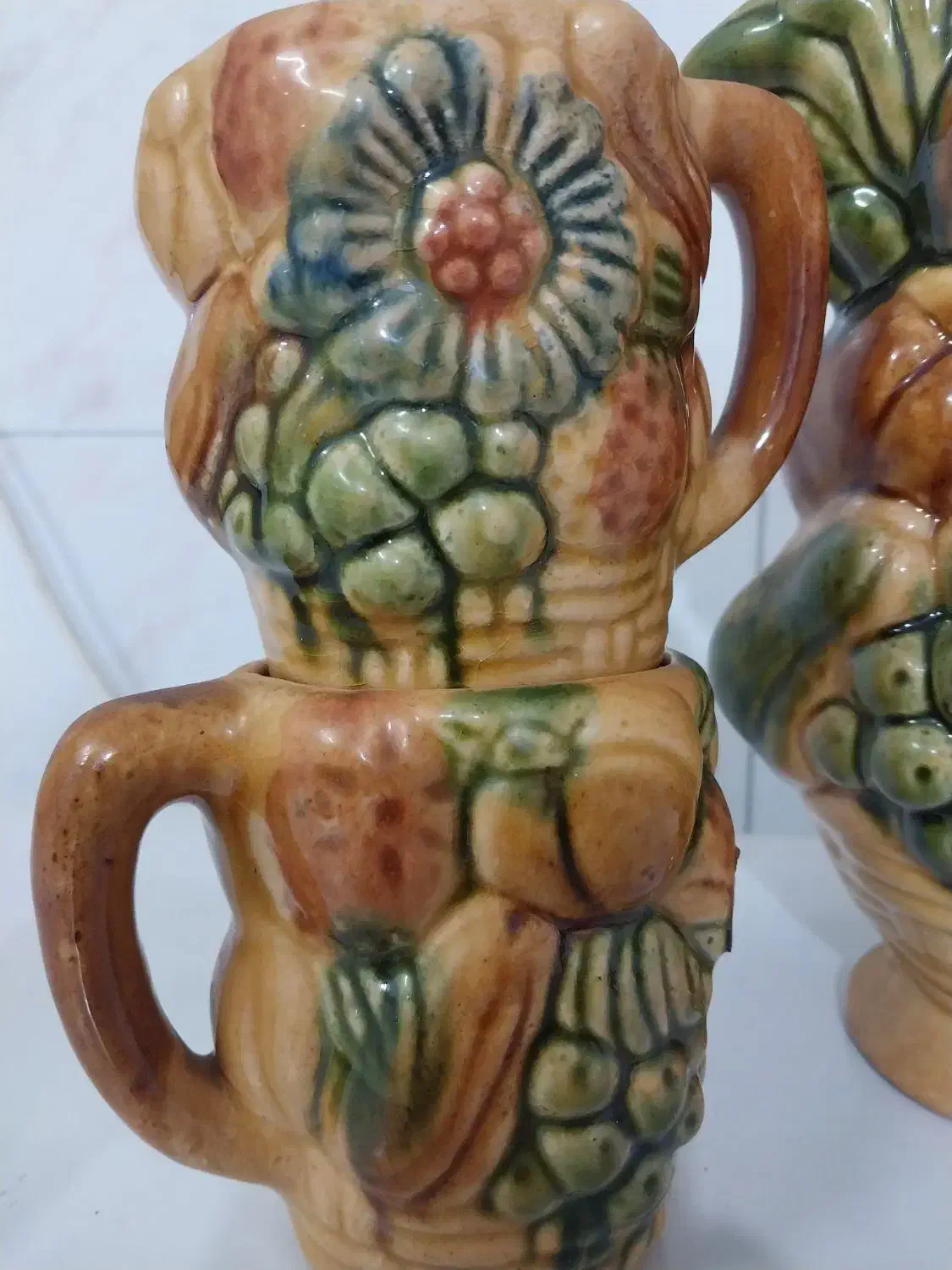 ظروف سفالی با قدمت ۵۰ ساله|کلکسیون اشیاء عتیقه|گرگان, |دیوار