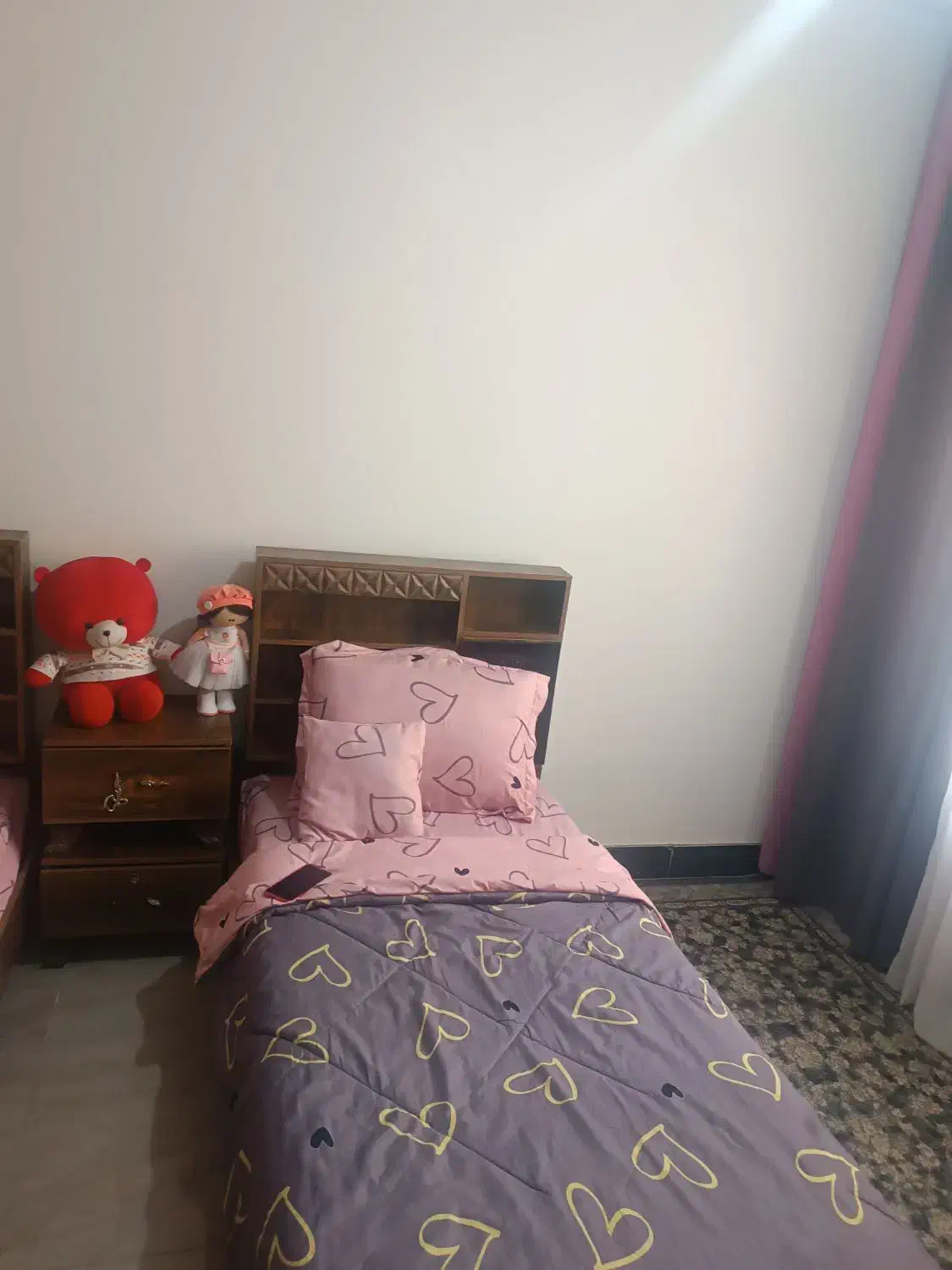 دو عدد تخت تک نفره ۲۵۰۰ بدون تشک|تخت و سرویس خواب|نسیم‌شهر, |دیوار