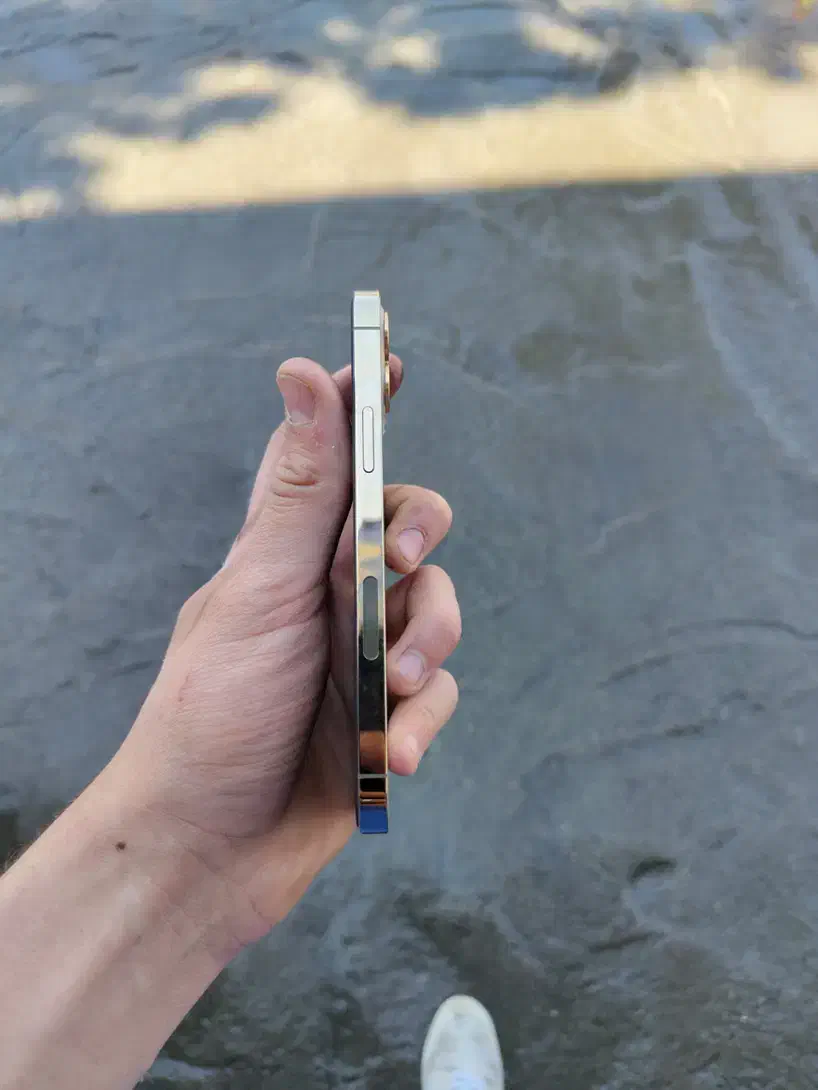 اپل iPhone 12 Pro با حافظهٔ ۲۵۶ گیگابایت|موبایل|مشهد, توس (بلوار توس)|دیوار