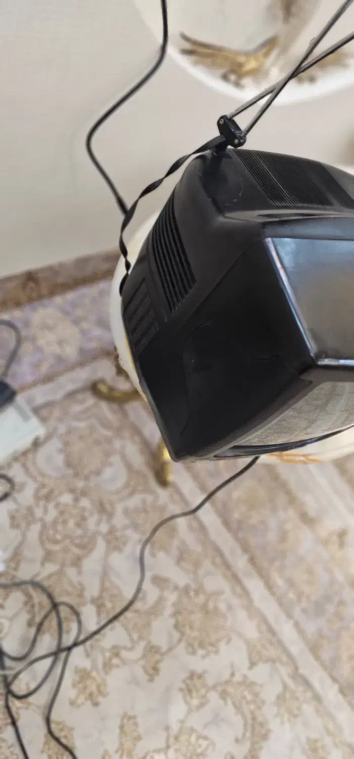 تلوزیون قدیمی ۱۴ اینچ|تلویزیون و پروژکتور|زنجان, |دیوار