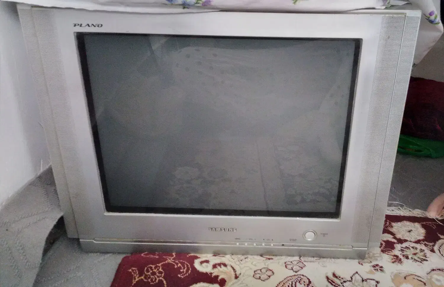 تلویزیون ۲۱اینچ|تلویزیون و پروژکتور|قوچان, |دیوار