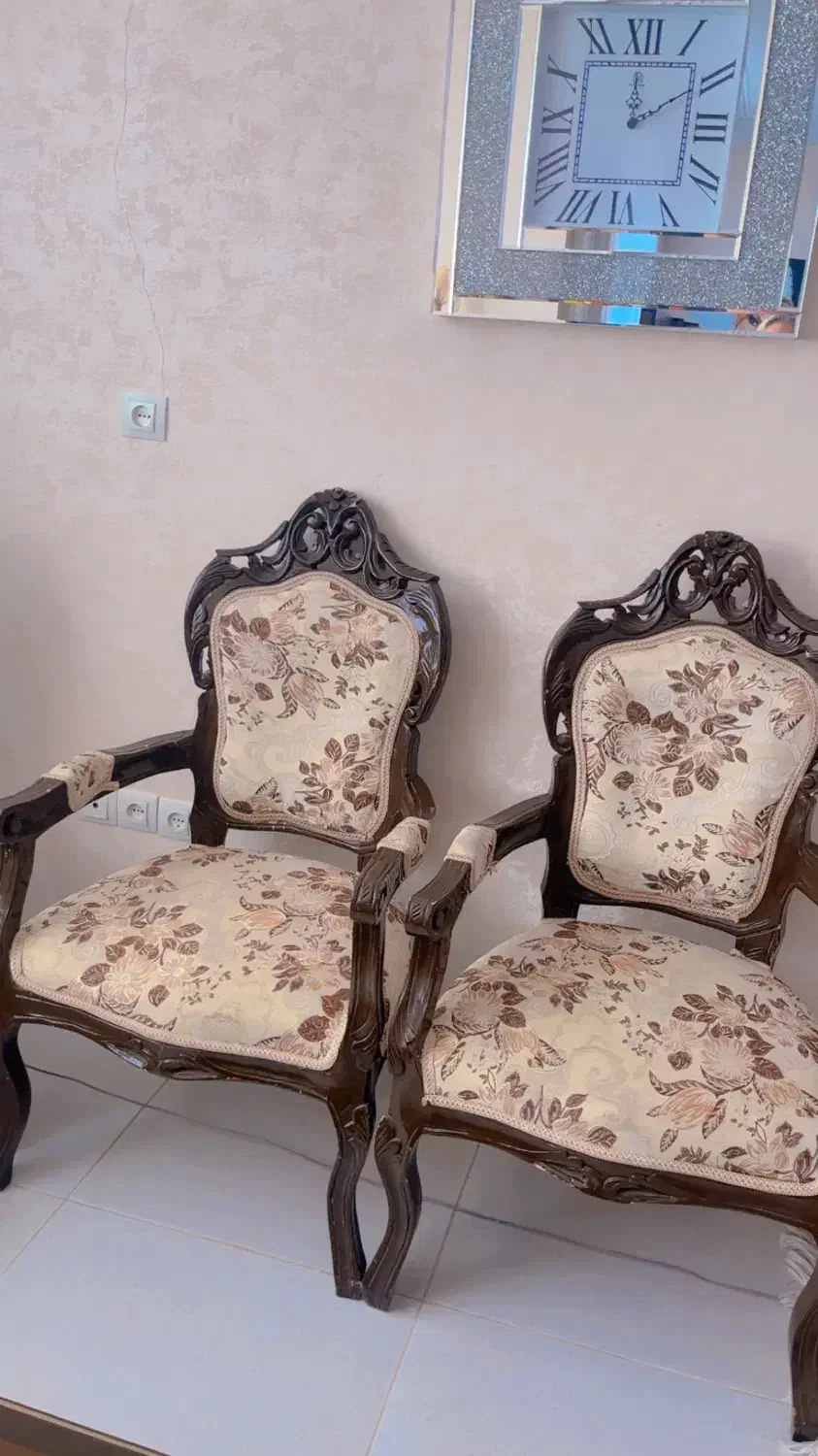 فروش مبل سلطنتی با چوب گردو کاملا سالم|مبلمان خانگی و میز عسلی|الیگودرز, |دیوار