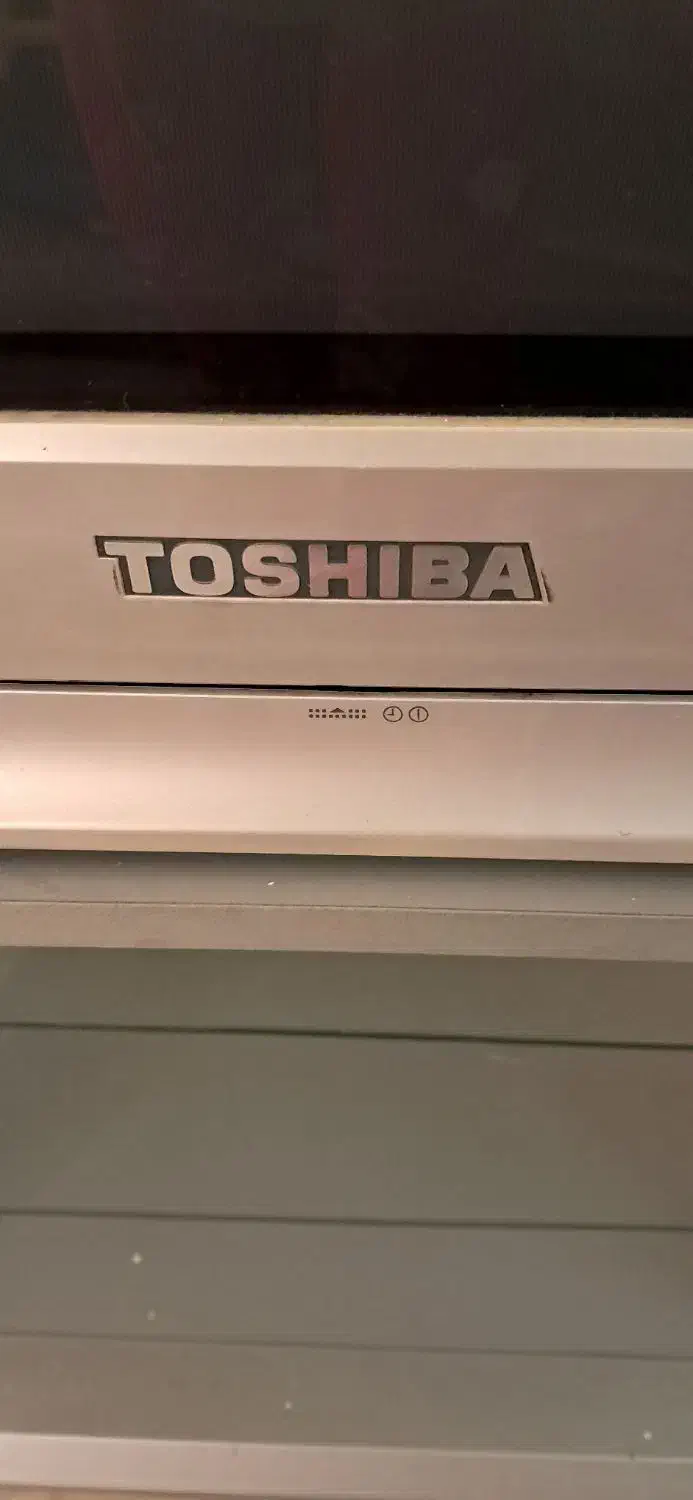 تلویزیون ۲۹ اینچ با میز|تلویزیون و پروژکتور|خوی, |دیوار