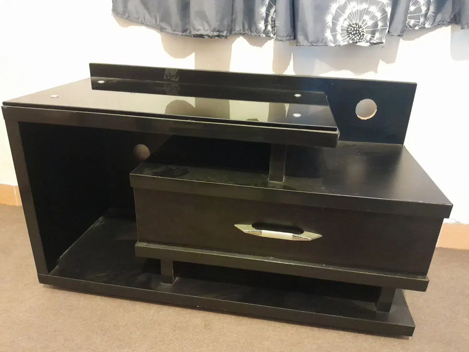 میزتلوزیون تمیزسالم|میز تلویزیون|رشت, باهنر|دیوار