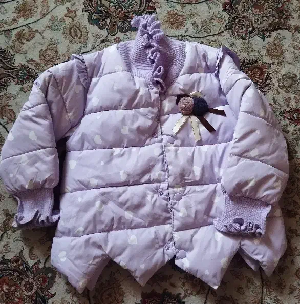 تعدادی کفش و لباس بچگانه|کفش و لباس بچه|شیراز, شهرک سراج|دیوار