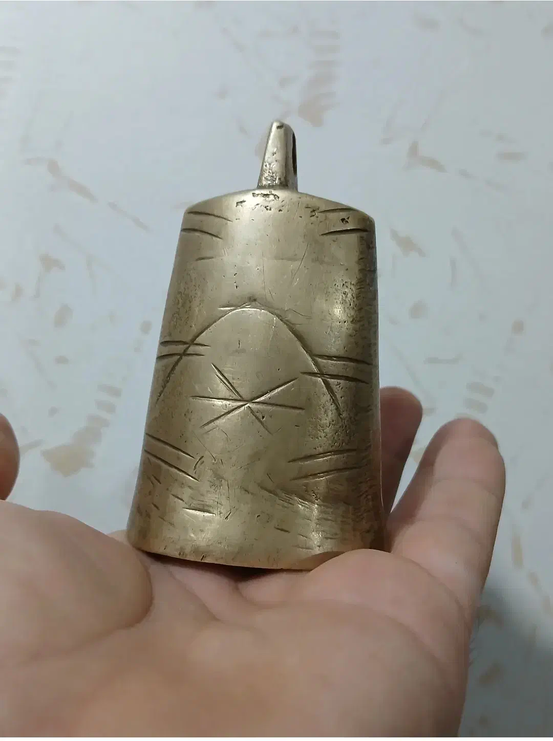 زنگوله قدیمی قورمه زنگوله حلبی|کلکسیون اشیاء عتیقه|برهسر, |دیوار