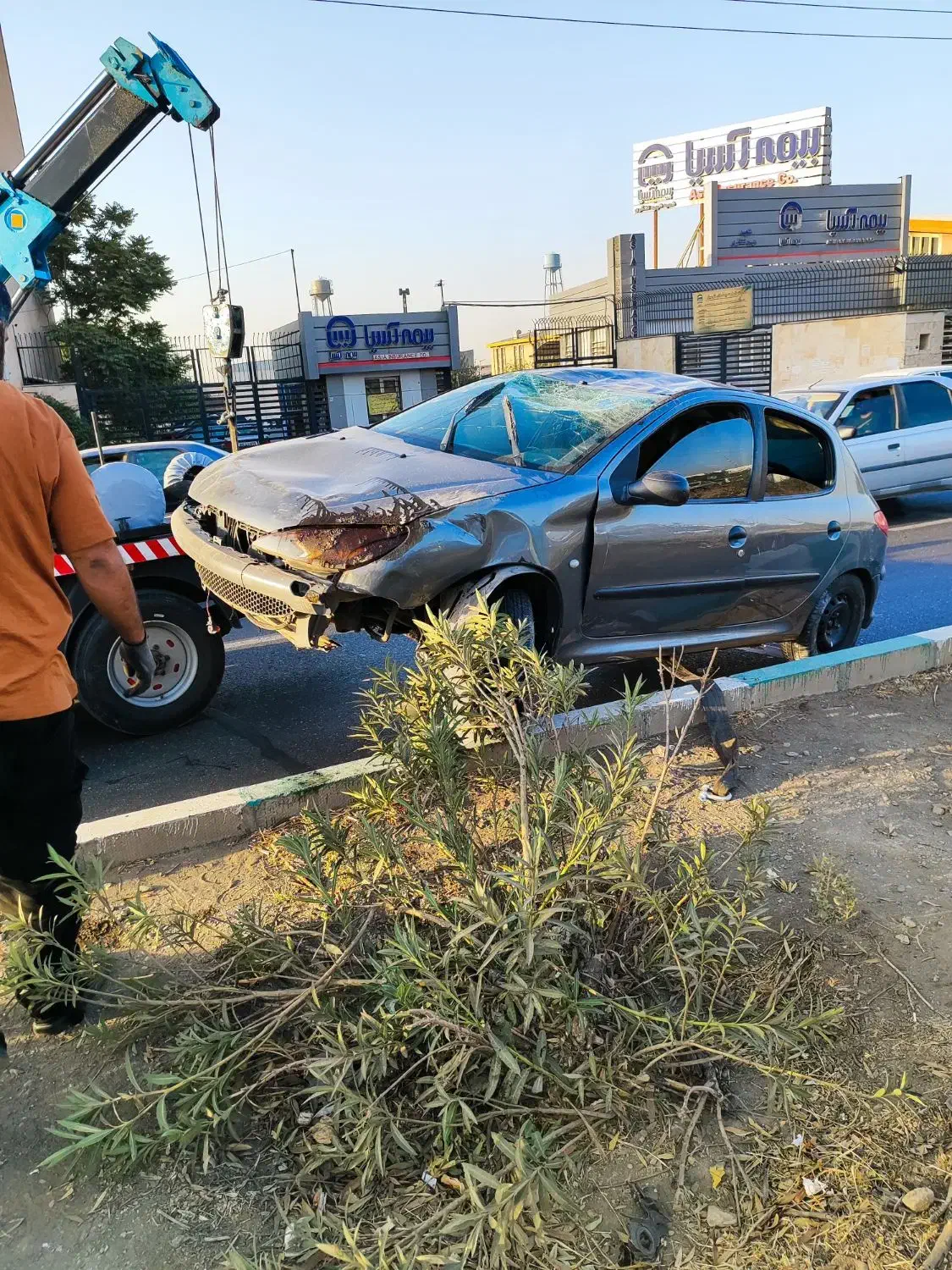 206 چپی|خودرو سواری و وانت|اندیشه, اندیشه فاز ۱|دیوار