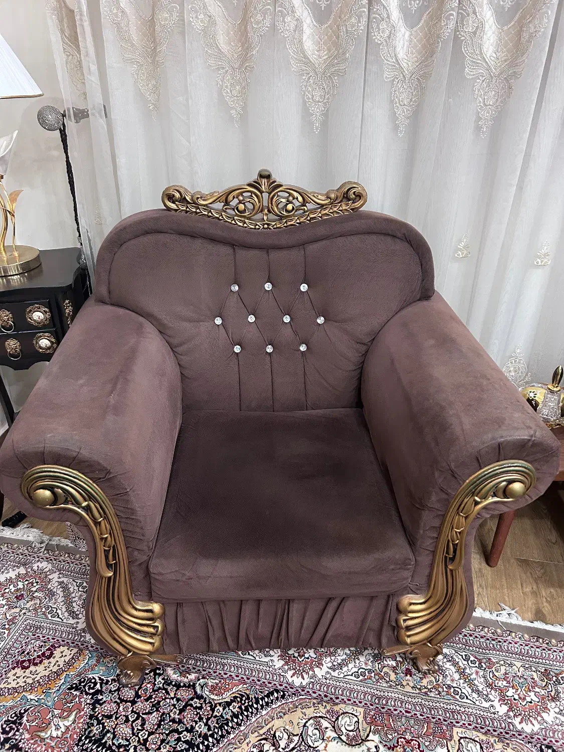 مبل راحتی ۷ نفره به همراه میز ناهارخوری|مبلمان خانگی و میز عسلی|رشت, نخودچر|دیوار