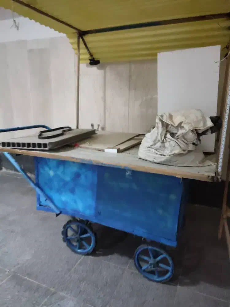 گاری چهارچرخ فلزی سالم و مقاوم|فروشگاه و مغازه|رباطکریم, رباطکریم|دیوار