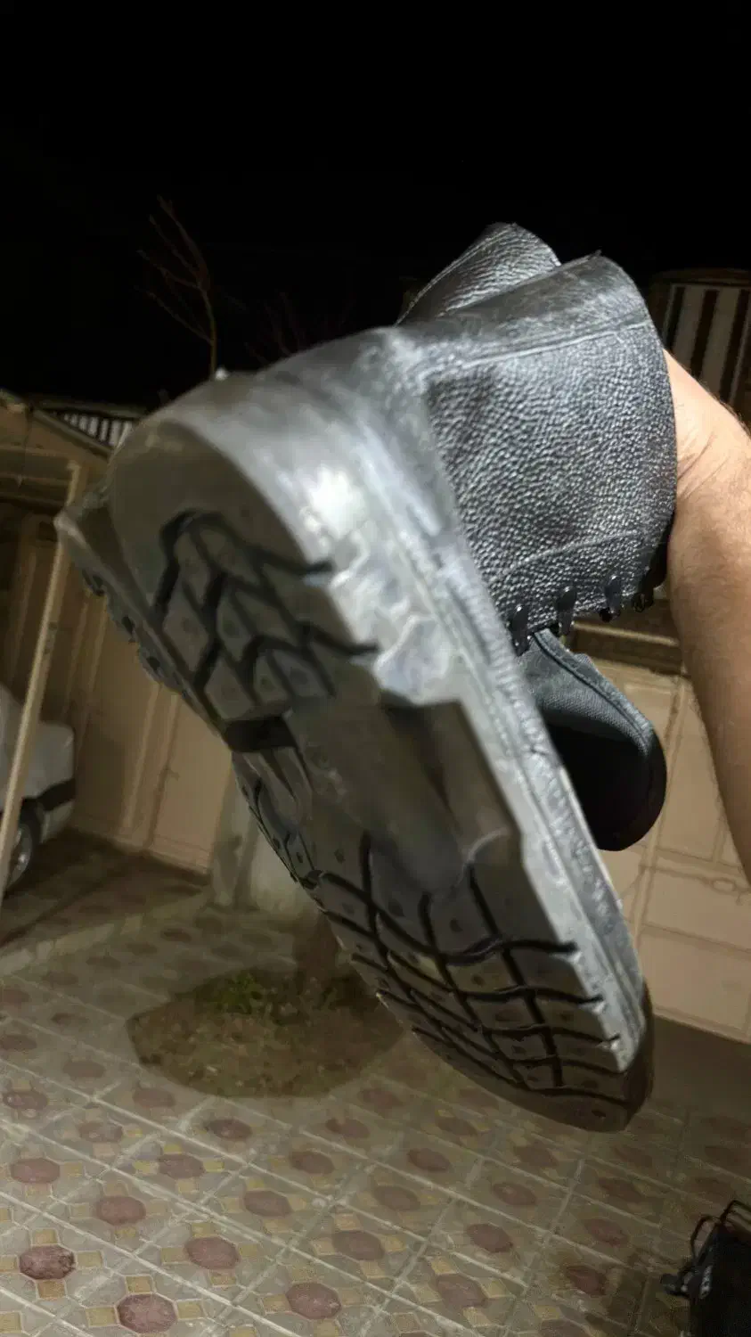 کفش/ پوتین نظامی/کوهنوردی|کیف، کفش، کمربند|بانه, |دیوار