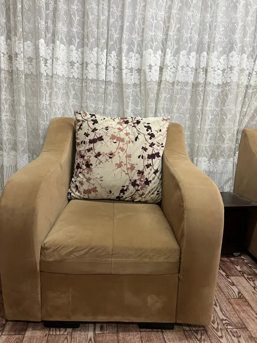 مبل ۷نفره|مبلمان خانگی و میز عسلی|رشت, لاکان شهر|دیوار