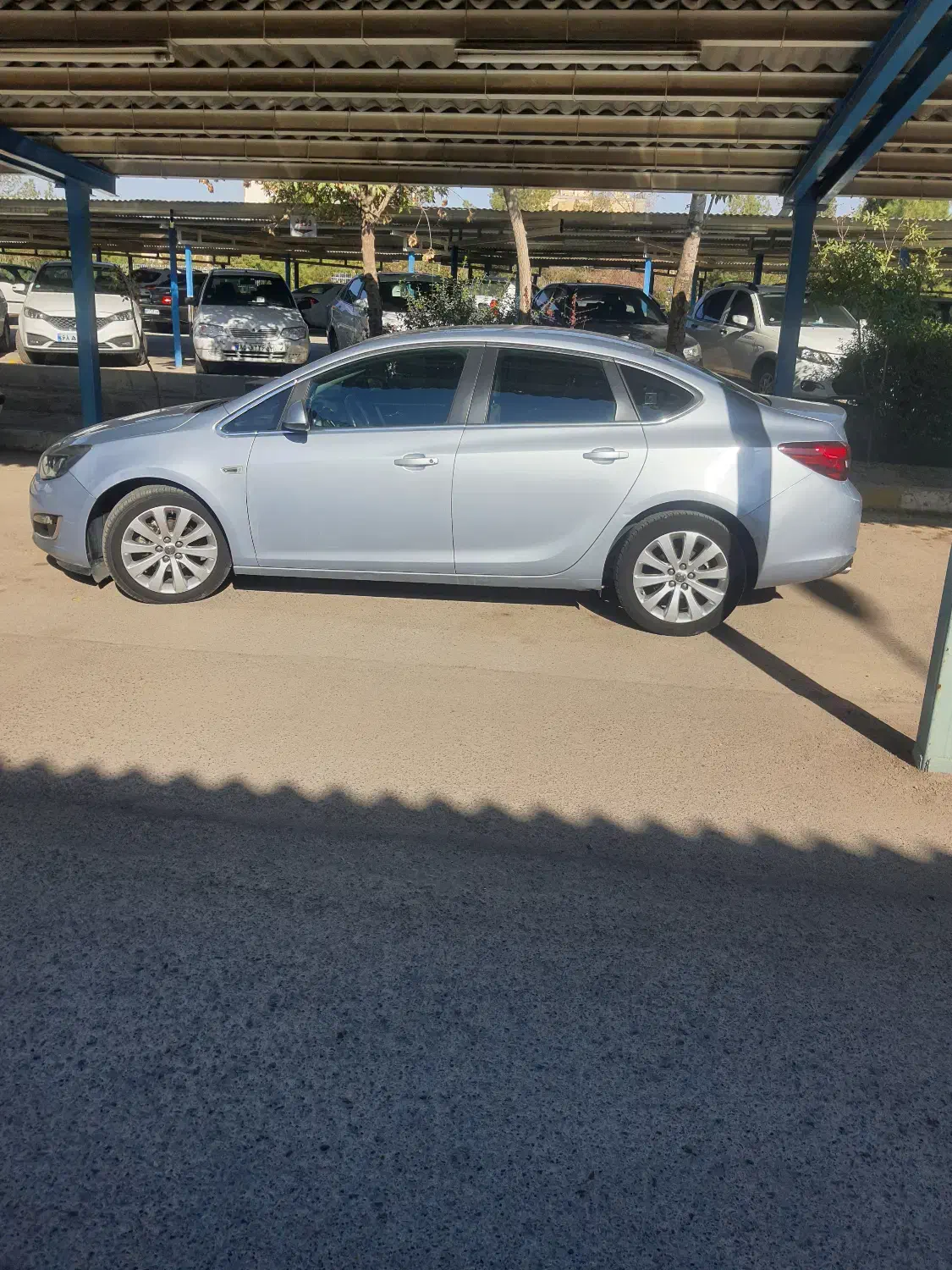 اپل آسترا ۲۰۱۴ شرکتی ۱۴۰۰سی سی|خودرو سواری و وانت|اصفهان, شهریار|دیوار