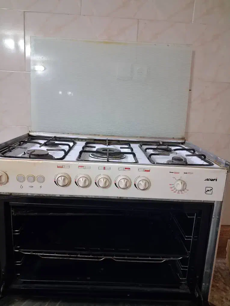 فروش اجاق گاز فر دار ۵ شعله|اجاق گاز و لوازم برقی پخت‌وپز|شاهین‌شهر, خانه کارگر|دیوار