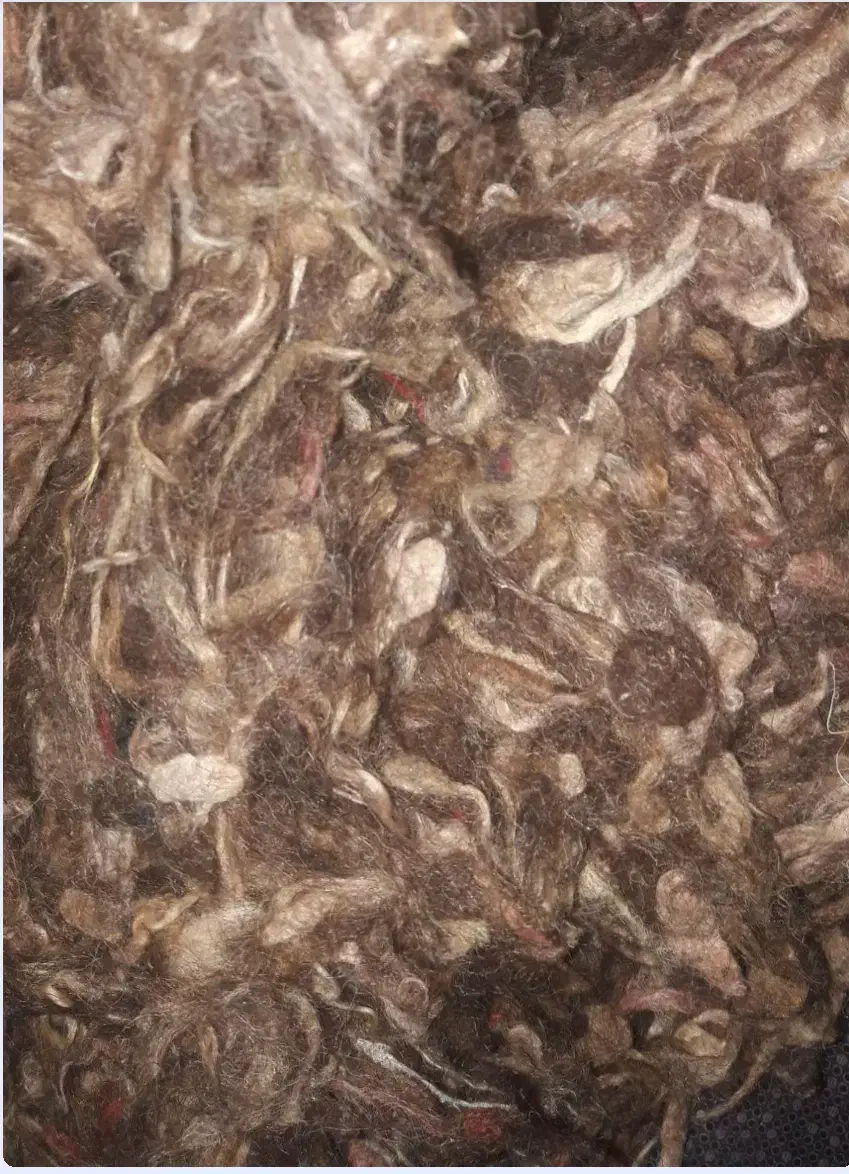 پشم قدیمی(چِچَه)|رختخواب، بالش، پتو|خوی, |دیوار