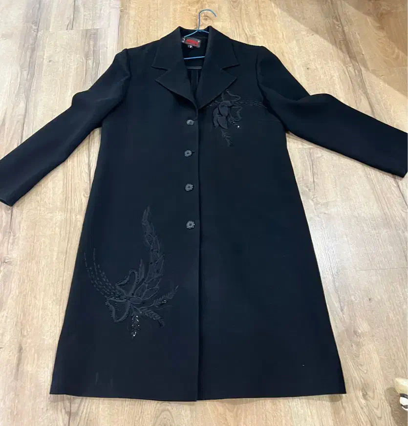 مانتو مجلسی مشکی|لباس|رشت, پارک شهر|دیوار