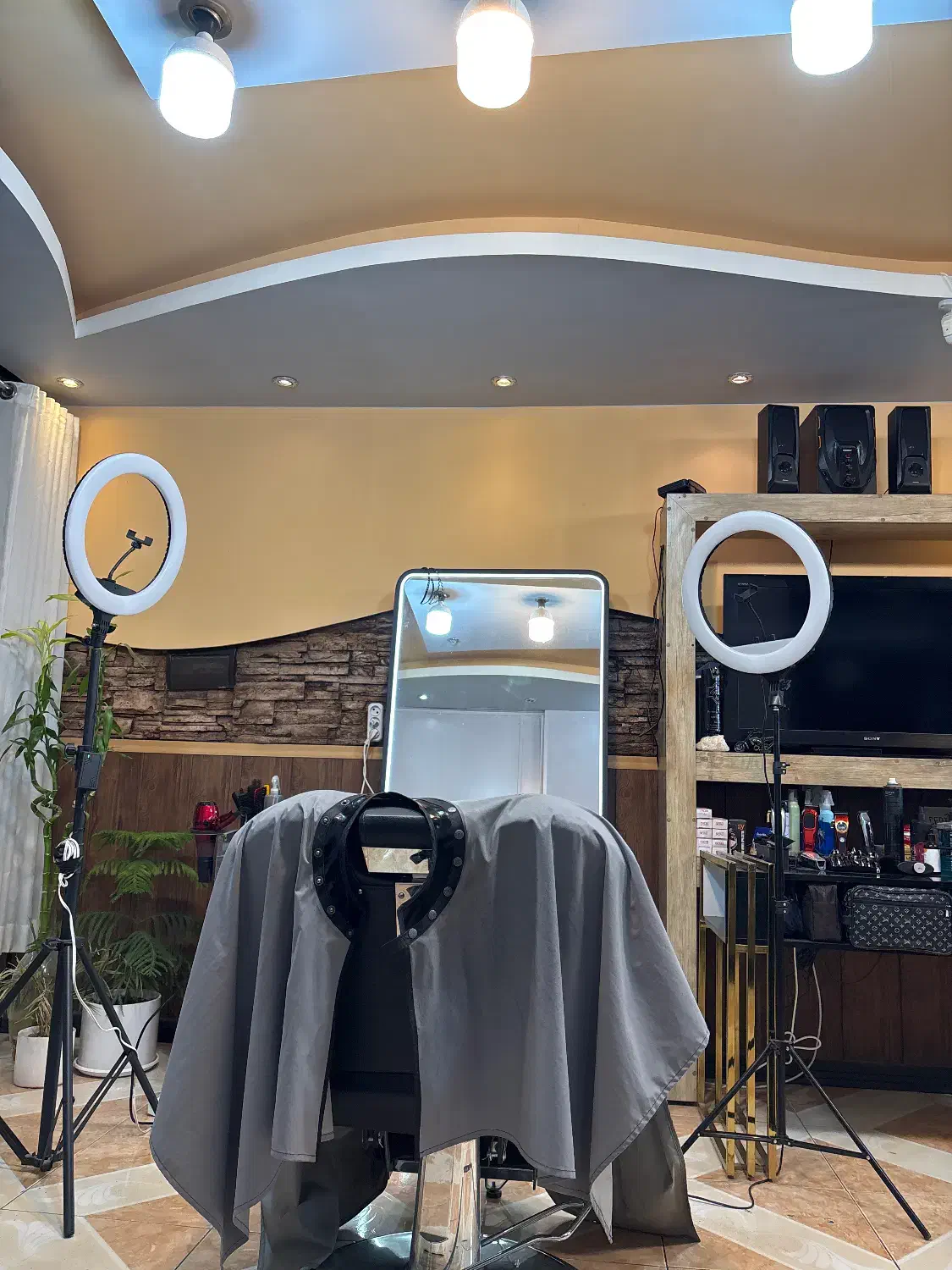 اجاره صندلی ارایشگاه مردانه|خدمات آرایشگری و زیبایی|شیراز, قالیشویی|دیوار