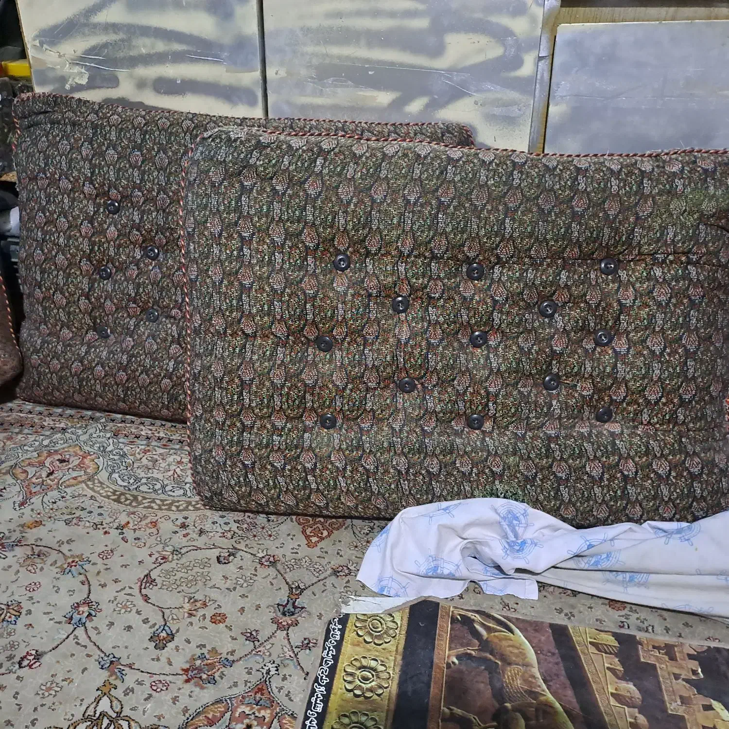 پشتی و سه گوش|پشتی|پرند, فاز ۶|دیوار