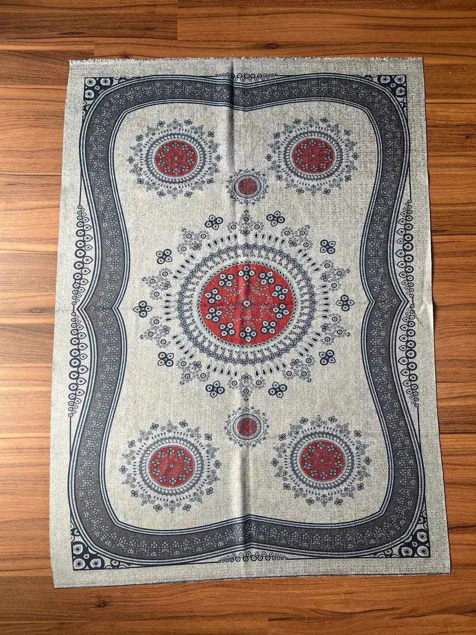 بزرگترین مرکز پخش رومیزی و زیر سفره|روفرشی|گنبد کاووس, |دیوار