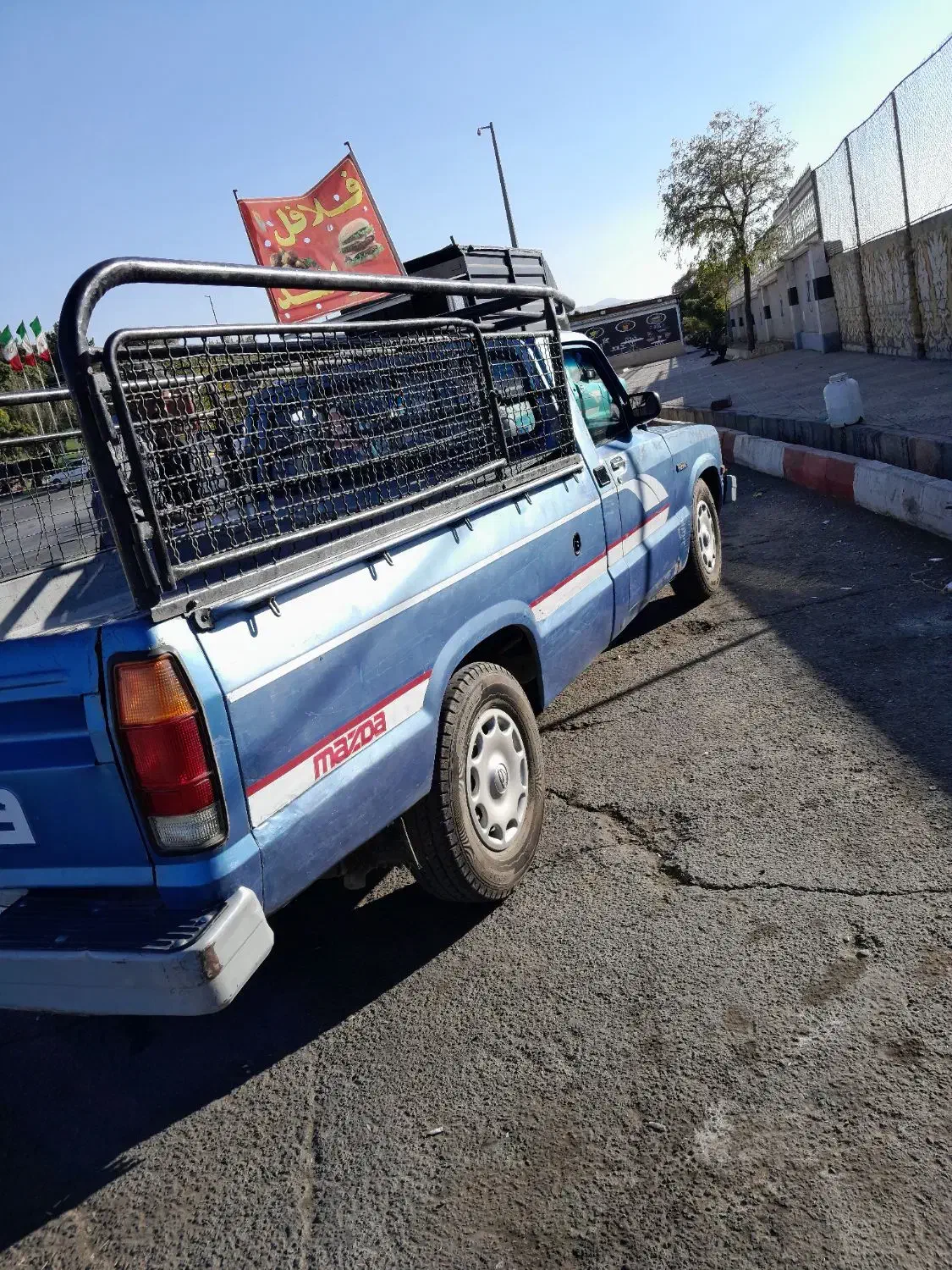 مزدا 2000بی رنگ بی ضربه|خودرو سواری و وانت|سنندج, |دیوار