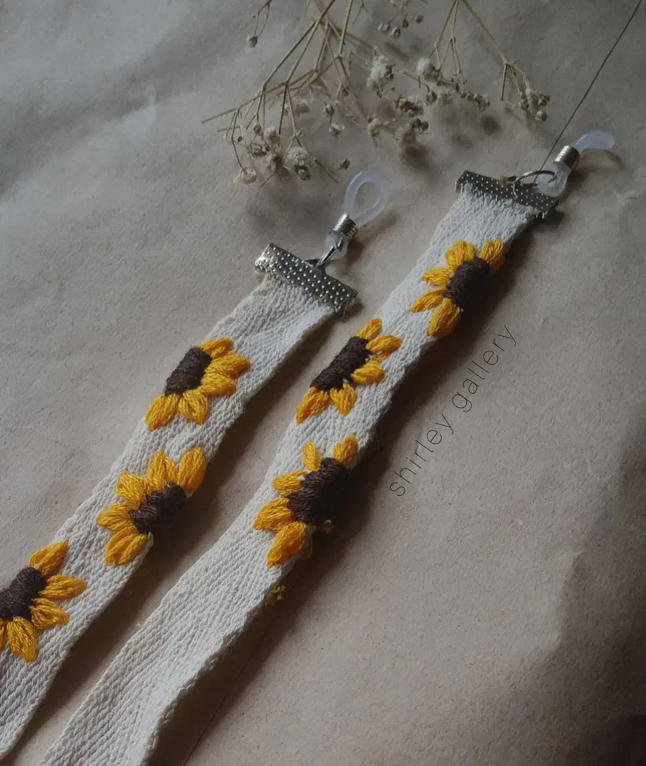 بند عینک گلدوزی|صنایع دستی و سایر لوازم تزئینی|رشت, جانبازان|دیوار