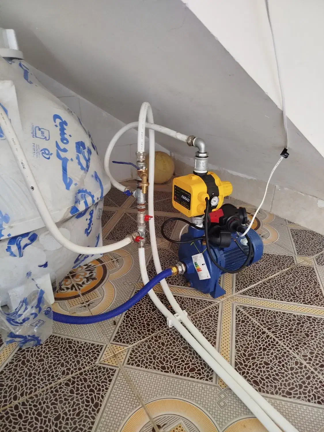 نصب پمپ و لوله کشی آب و فاضلاب|خدمات پیشه و مهارت|قروه, |دیوار