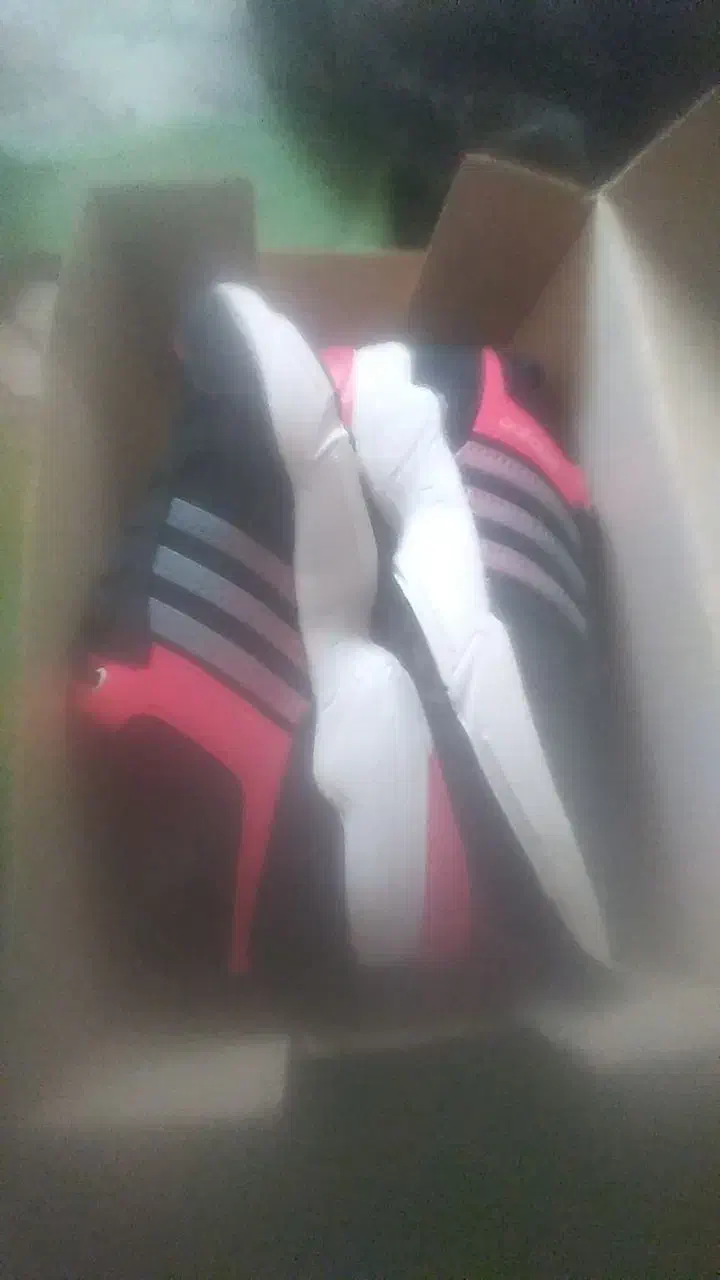 یک عددکتونی ادیداس اورجینال سایز۳۹|حراج|پرند, فاز ۵|دیوار