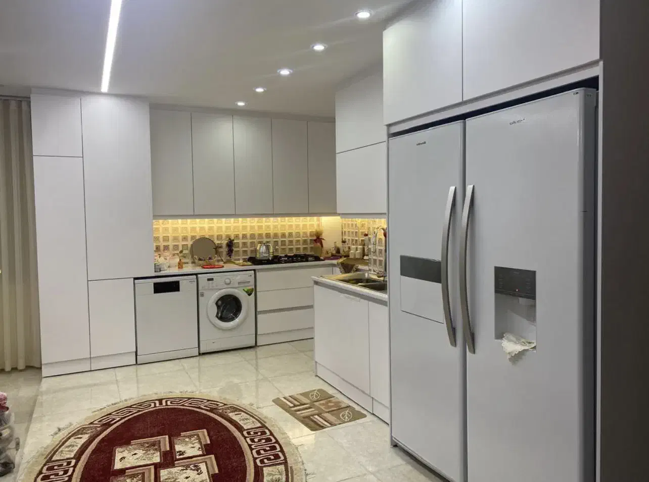 فروش واحد۲۰۰مترتراس دار۳خواب منطقه ۸ب املاک آرامهر|فروش آپارتمان|الوند, |دیوار