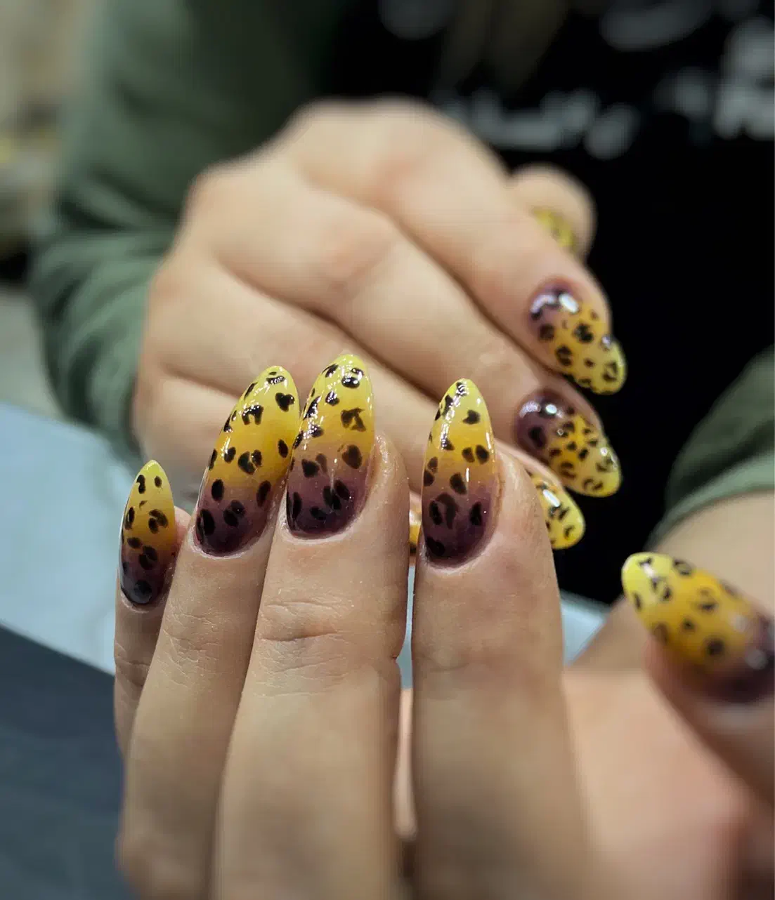 ناخن هاتو بسپار به من با طراحی رایگان|خدمات آرایشگری و زیبایی|گرمدره, |دیوار