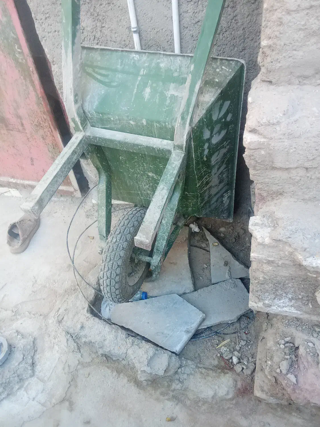 فرغون در حد نوع|ابزارآلات|زاهدان, |دیوار