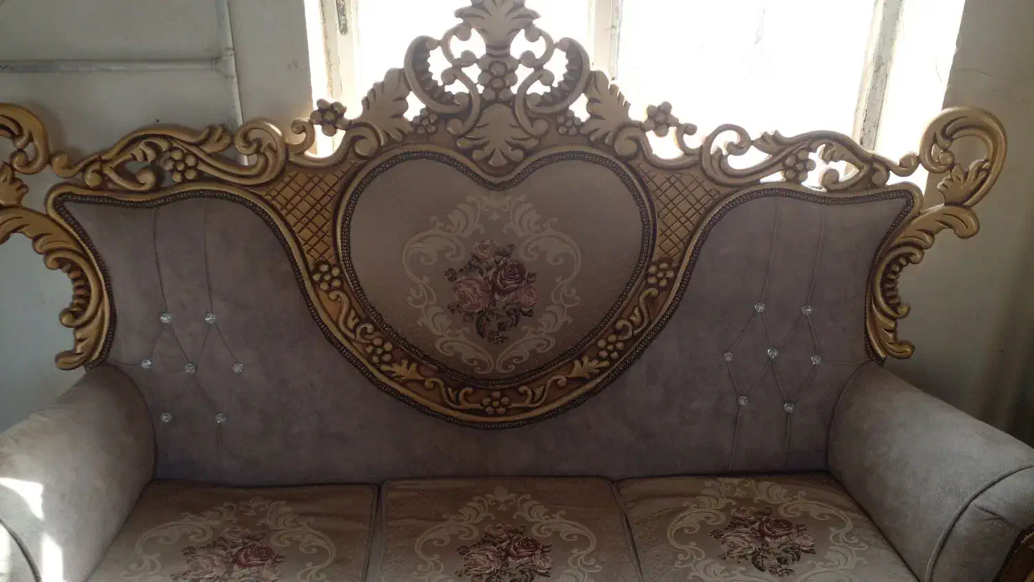 فروش مبل نیمه سلطنتی در حد نو|مبلمان خانگی و میز عسلی|کلات (خراسان), |دیوار