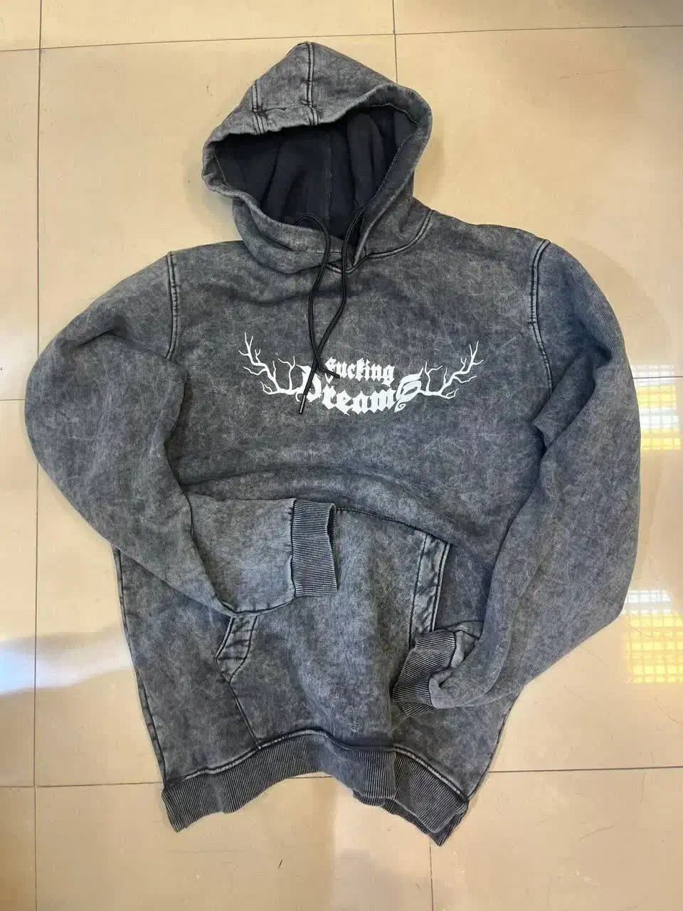 هودی سنگشور|لباس|گرمسار, |دیوار