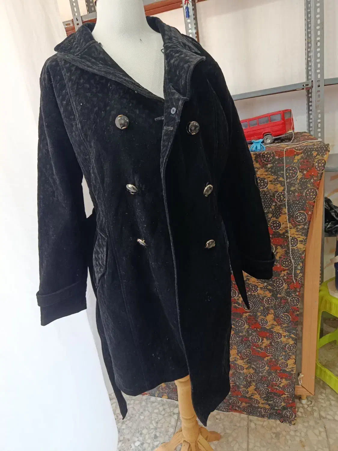 پالتو زنانه|لباس|سیمینه, |دیوار