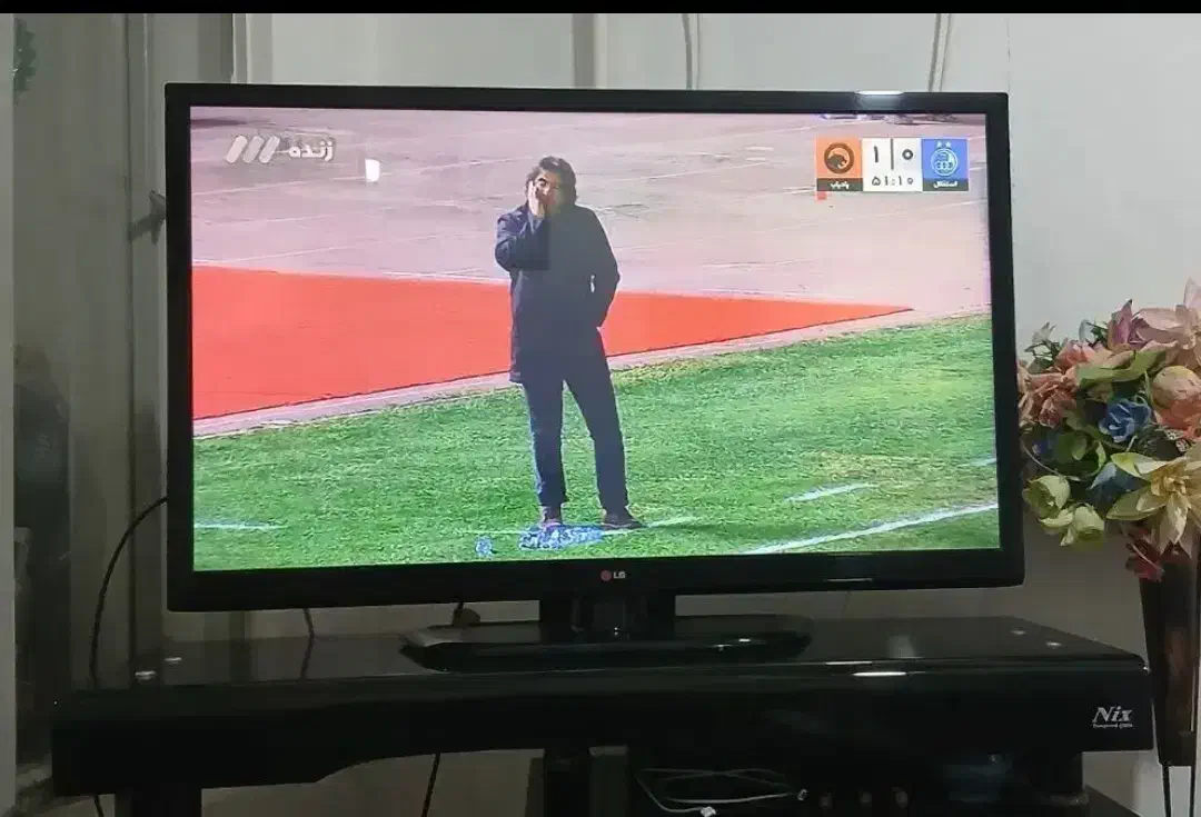 تلویزیون ۴۲ اینچ ال جی|تلویزیون و پروژکتور|صدرا-فارس, فاز ۱|دیوار